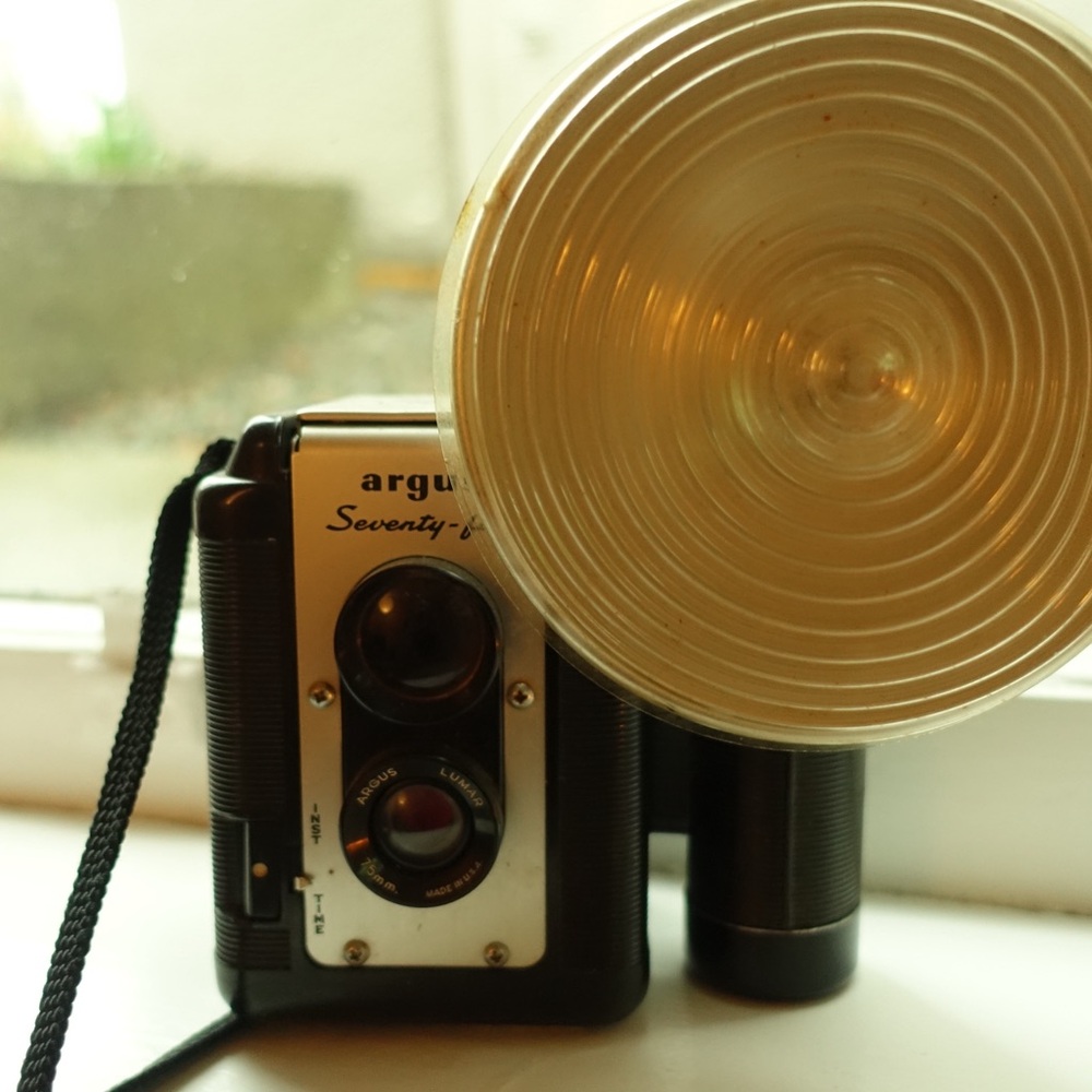 argus Classic Film Camera - Black and Silver with flash untested